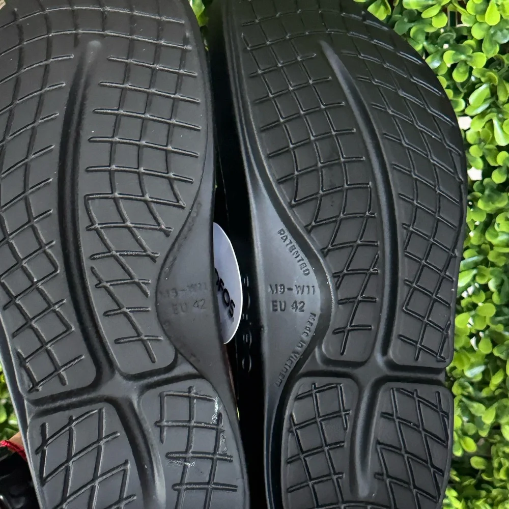NEW OOFOS Black Slide Sandals M9 W11